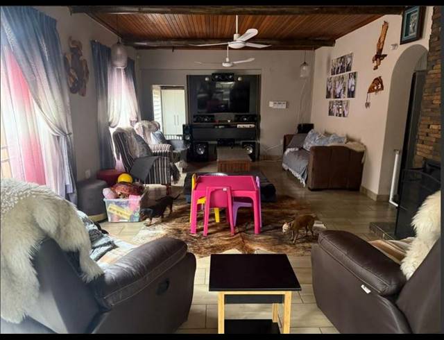 3 BEDROOM HOUSE FOR SALE IN LILIANTON